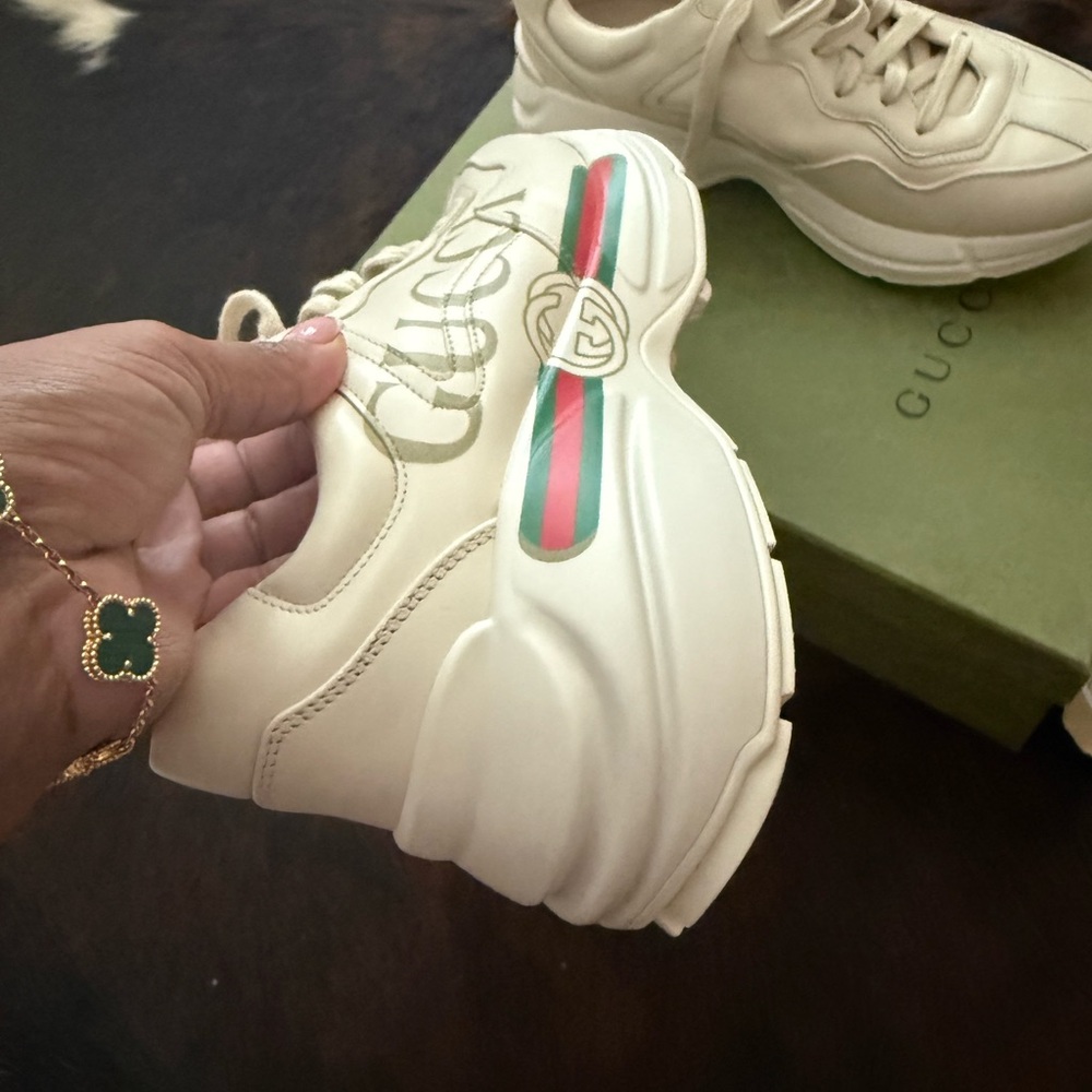 Gucci Beige Sneakers with Logo Accent - Picture 3 of 5